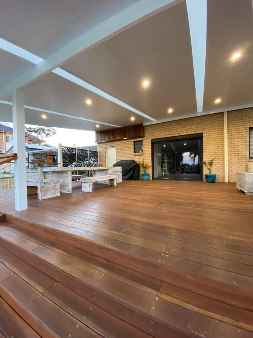 Outdoor timber deck alfresco | Midcon Residential Outdoor Construction Company Newcastle and Central Coast